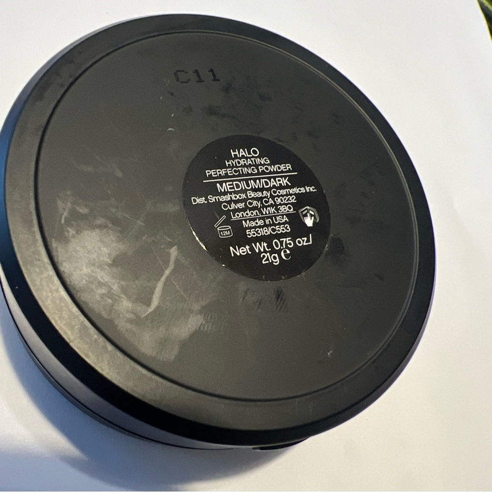 SMASHBOX Halo Hydrating Perfecting Powder MEDIUM/DARK .75 oz